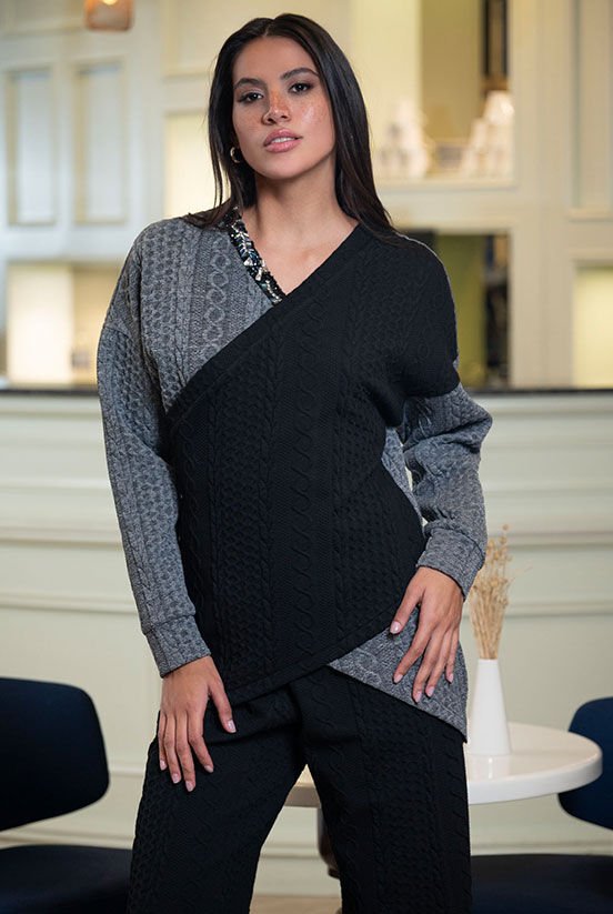 İşleme Detaylı Örme Bluz