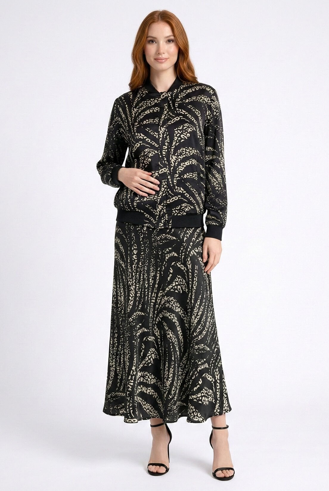 Siyah Saten Desenli Etek