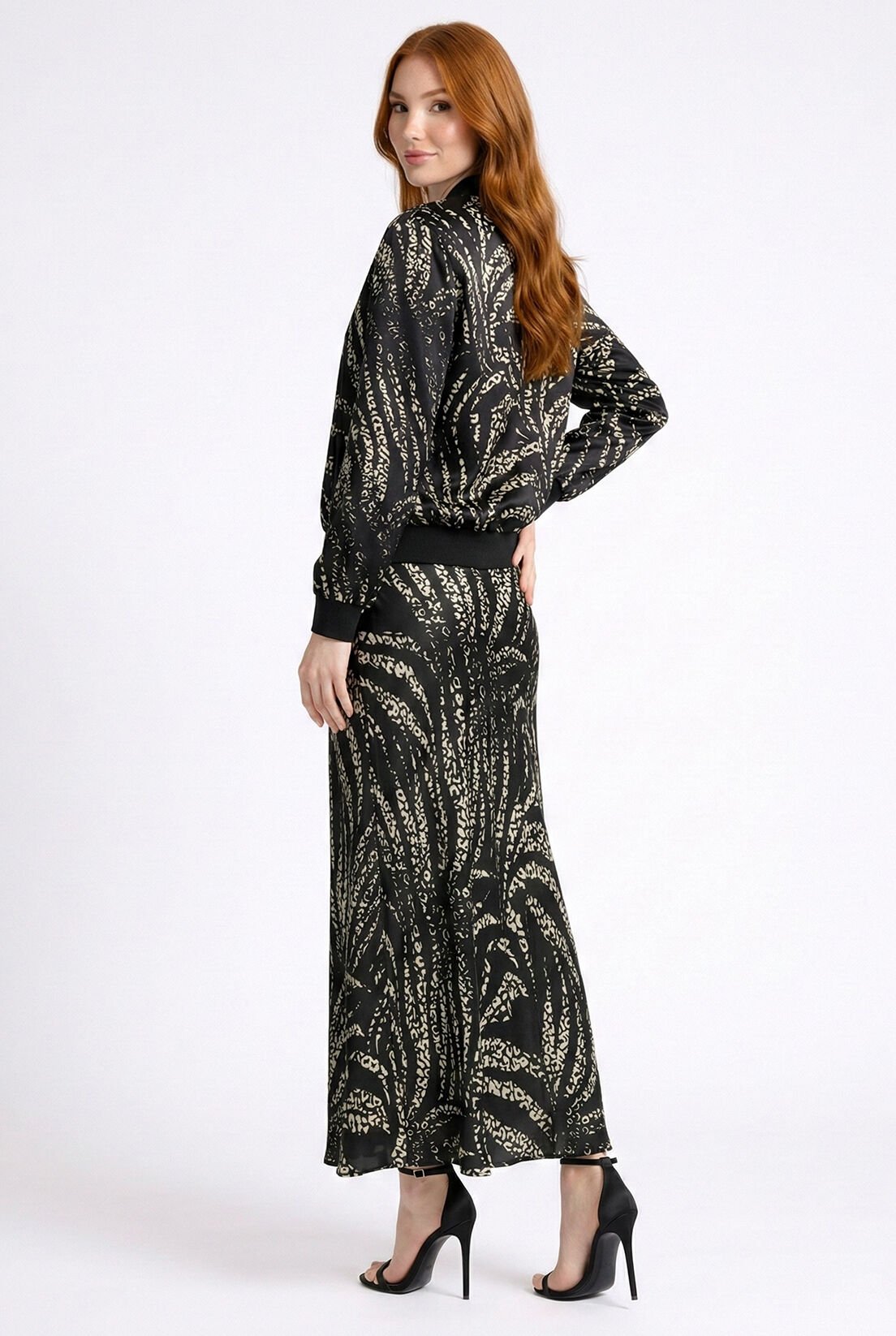 Siyah Saten Desenli Bomber Ceket