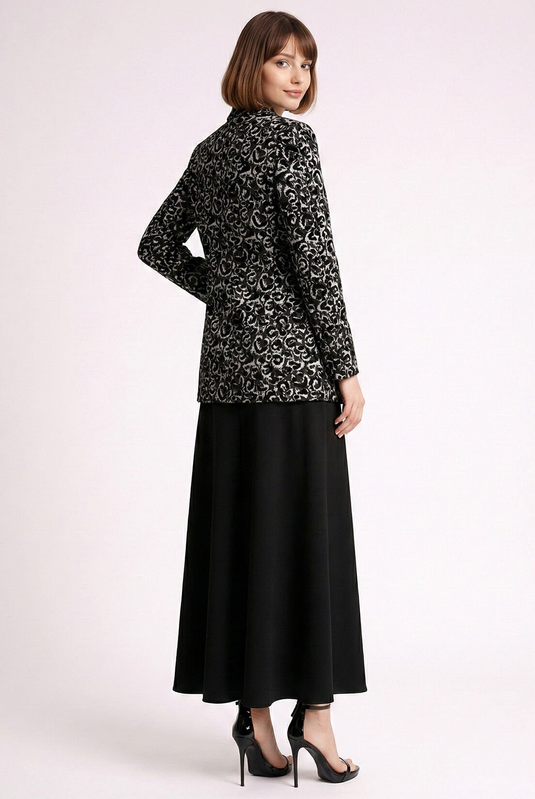 Gümüş Varaklı Leopar Kadife Ceket