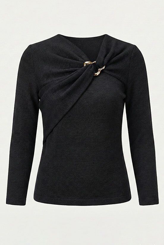 Siyah Toka Detaylı Bluz