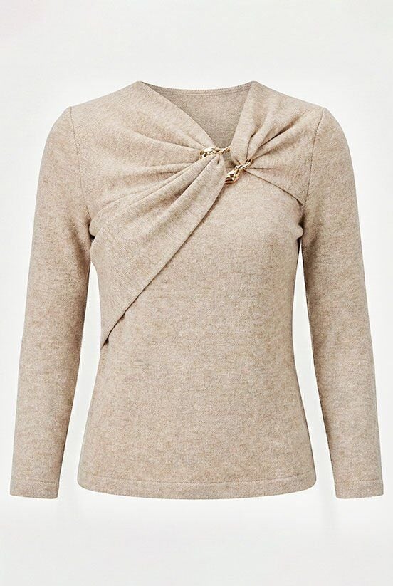 Krem Toka Detaylı Bluz