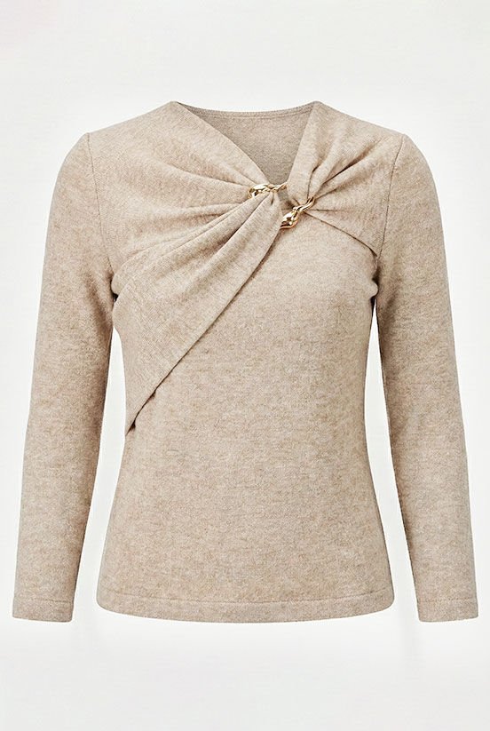 Krem Toka Detaylı Bluz