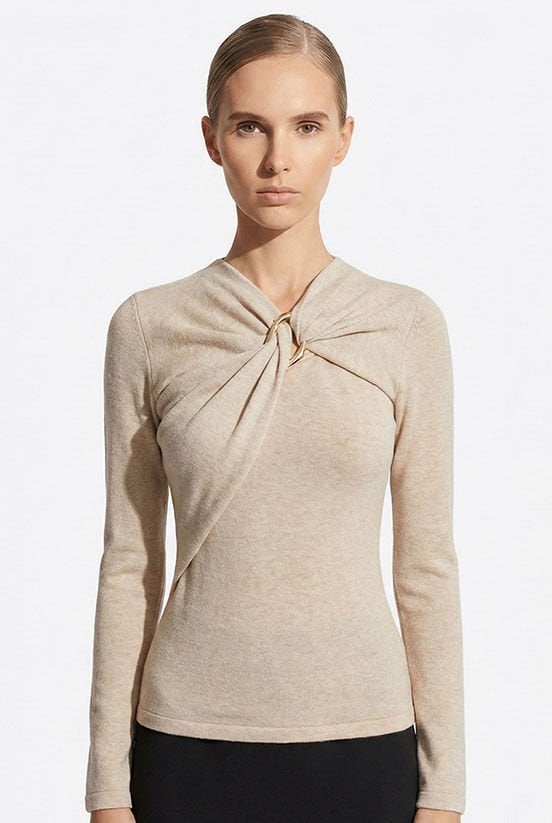 Krem Toka Detaylı Bluz