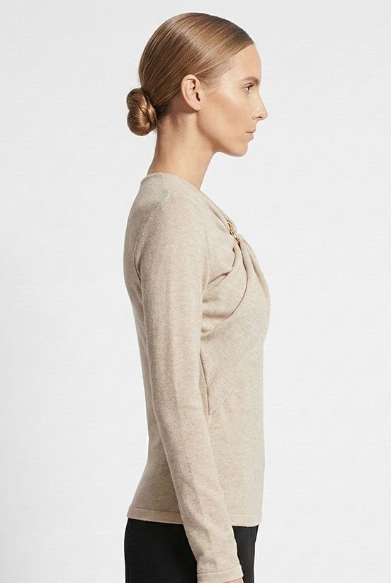 Krem Toka Detaylı Bluz